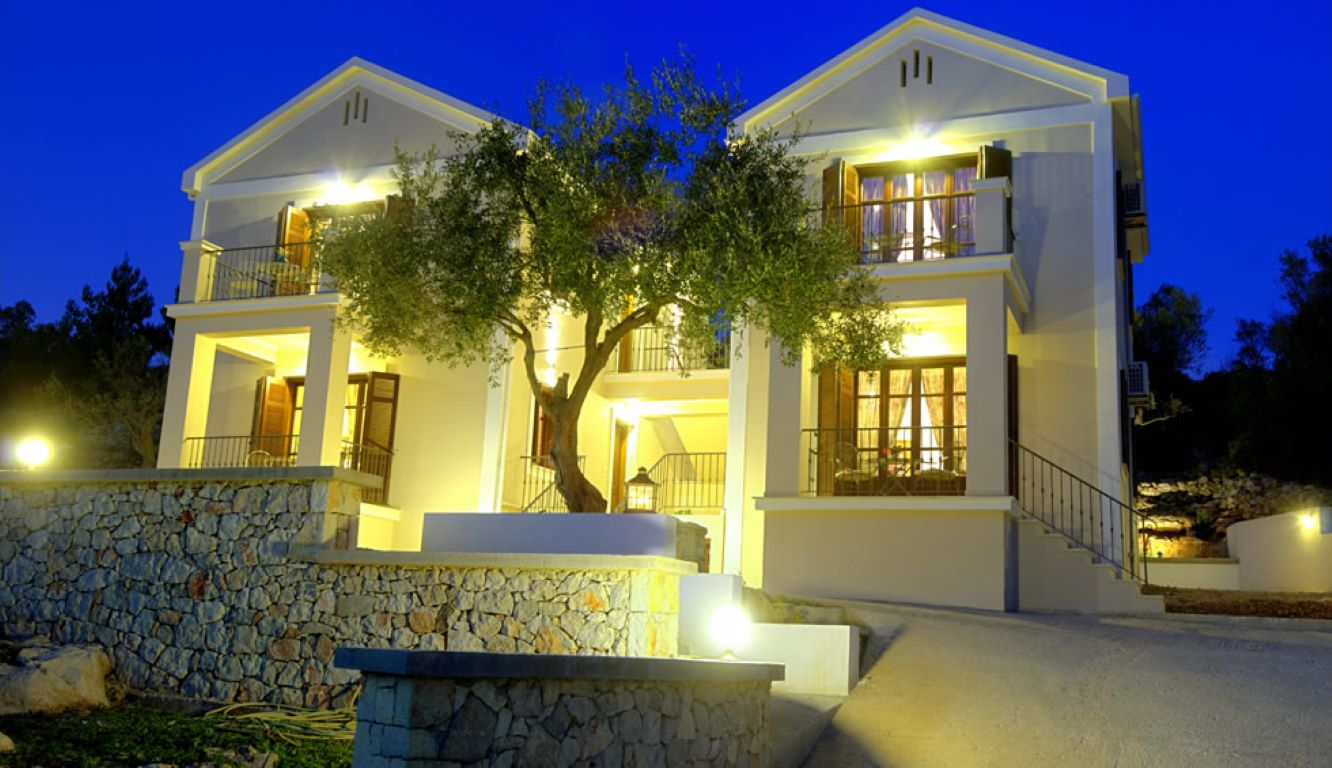 Adastra Ithaca Luxury Suites nocu.jpg