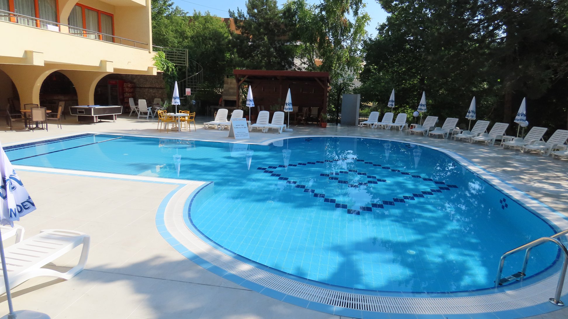 Exotica Hotel-Bazen.jpg