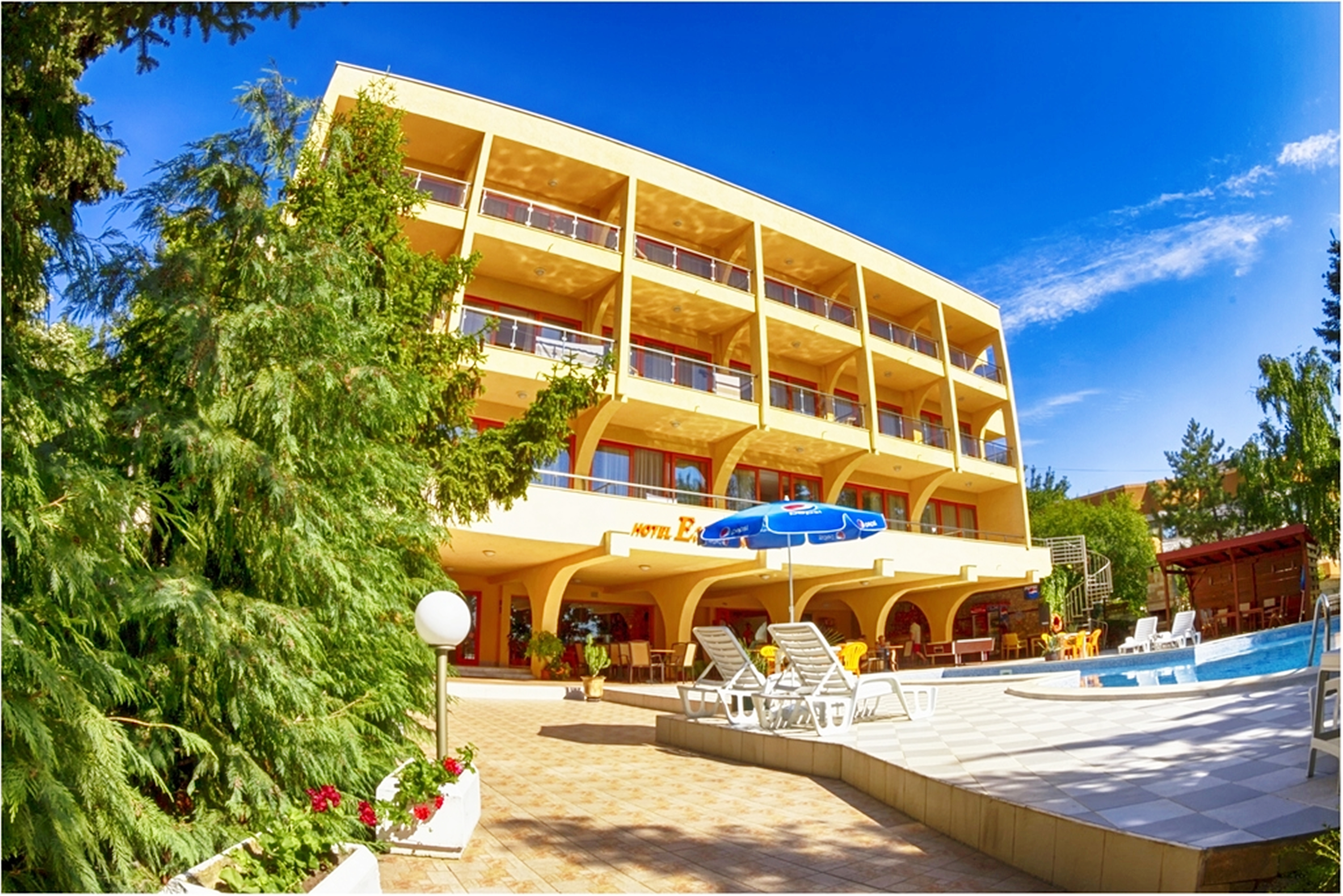 Hotel Exotica-Zgrada hotela.JPG