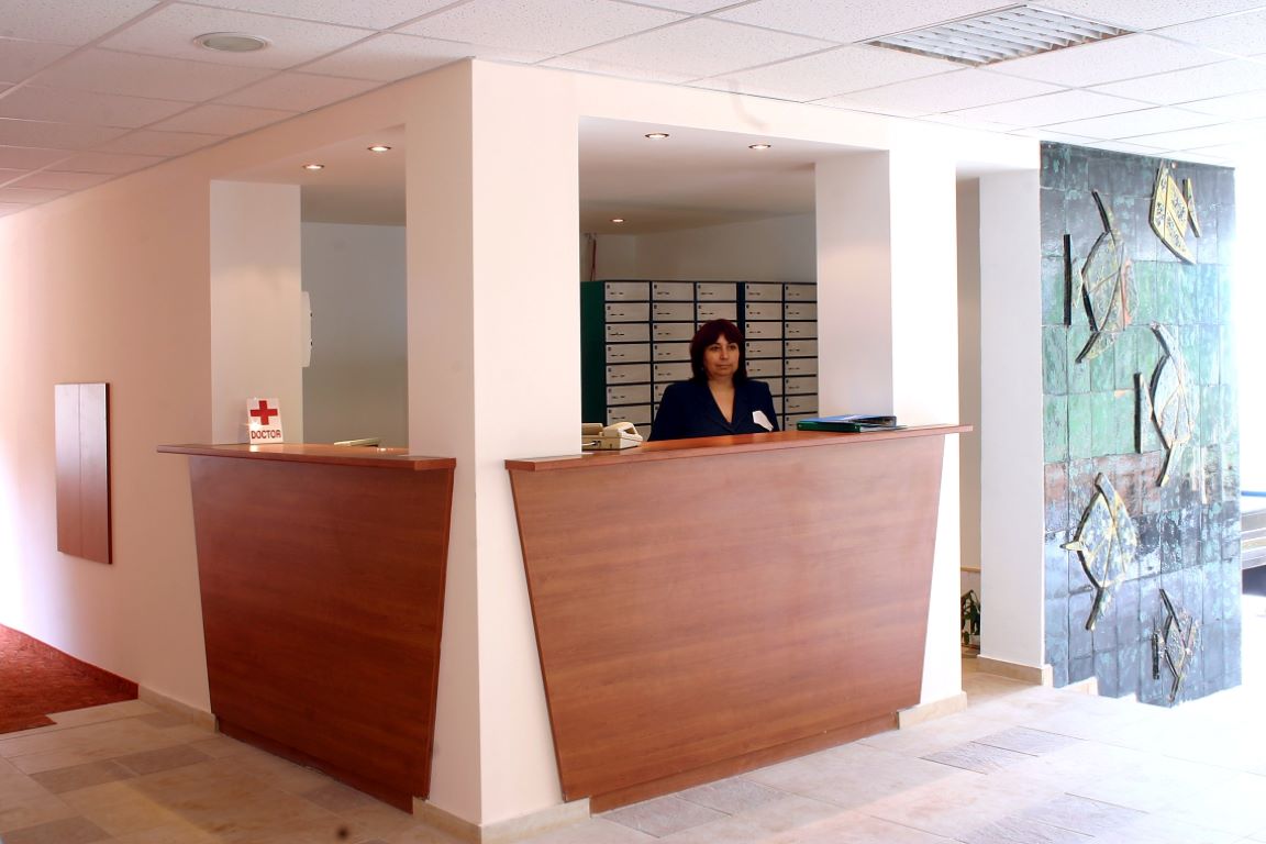 Vezhen Hotel-Recepcija.jpg