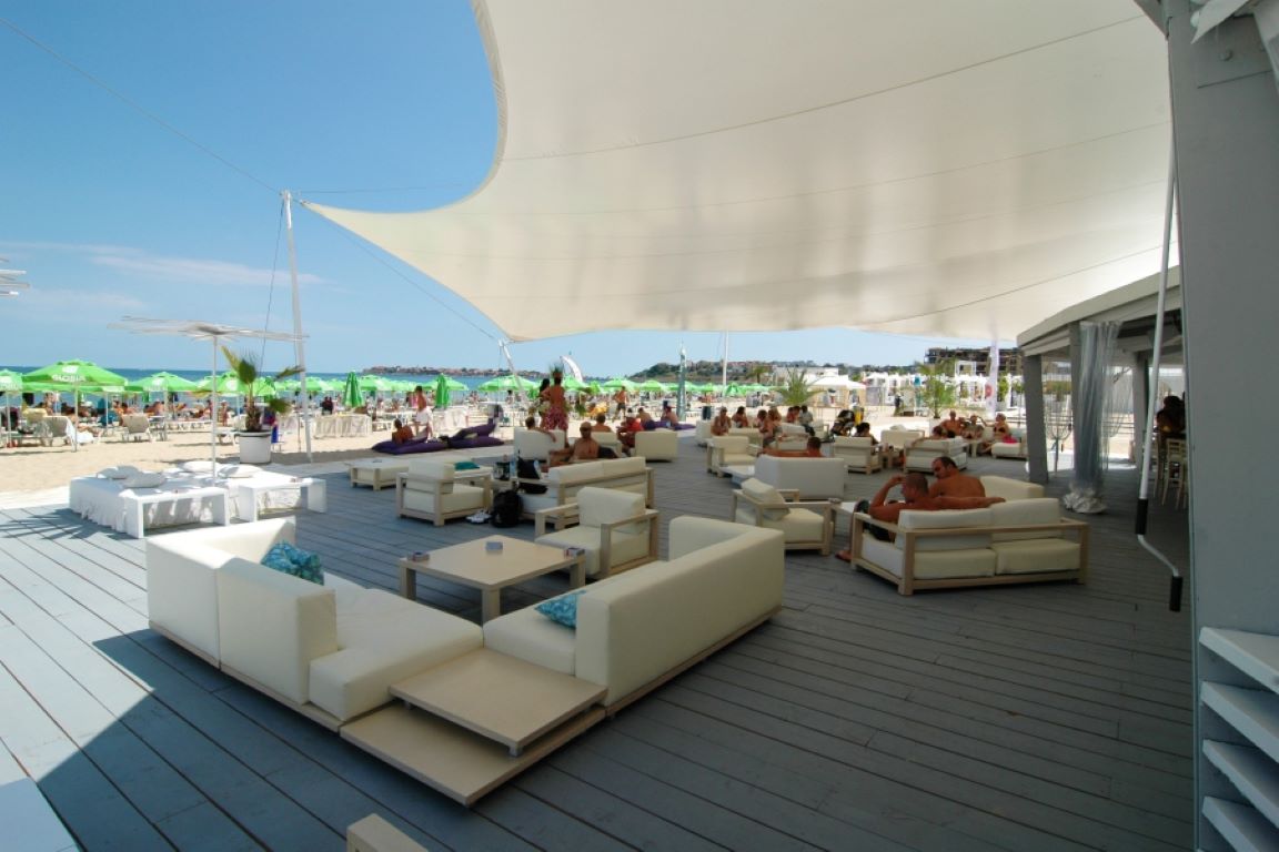 Delfin SB hotel bar.jpg