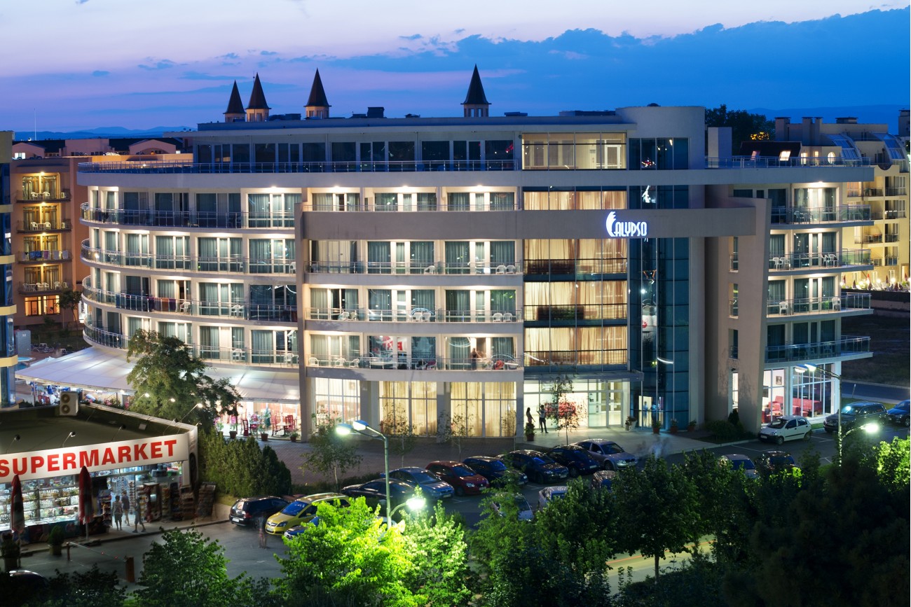 Calypso hotel nocu.jpg