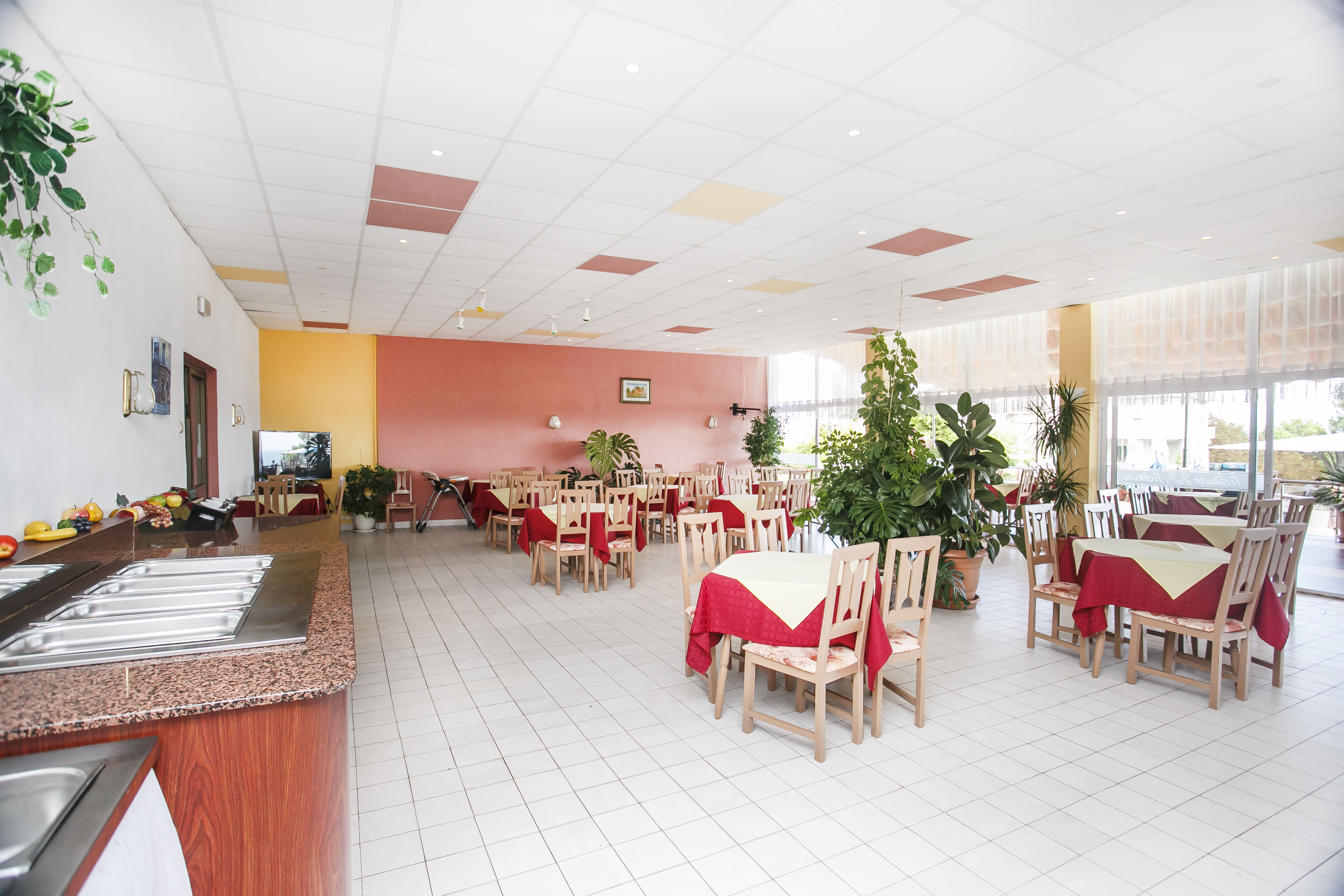 Fiesta Chaika Hotel-Restoran.jpg