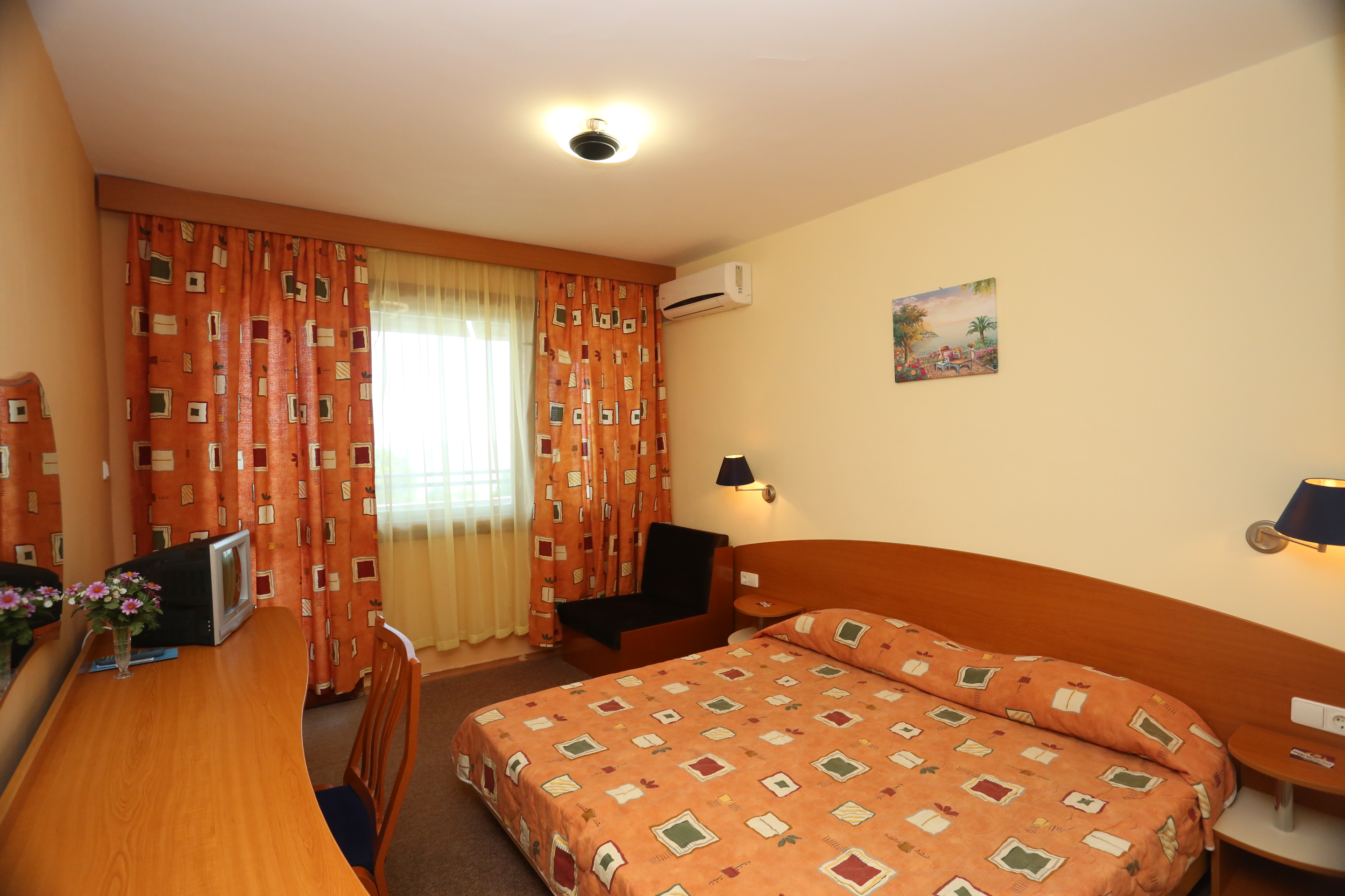 Fiesta Chaika Hotel-Standardna soba.JPG