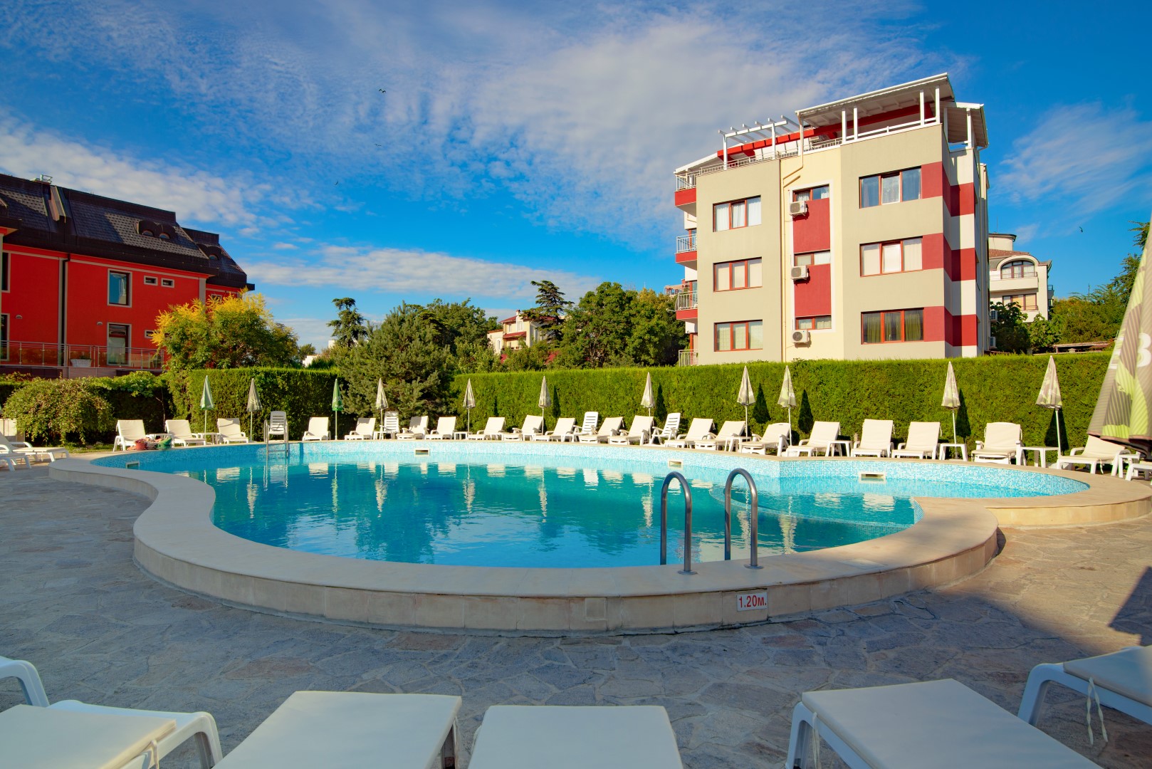 Atlant Hotel-Bazen.jpg