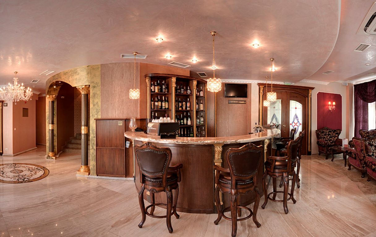 Kristel Hotel-Lobby bar.jpg