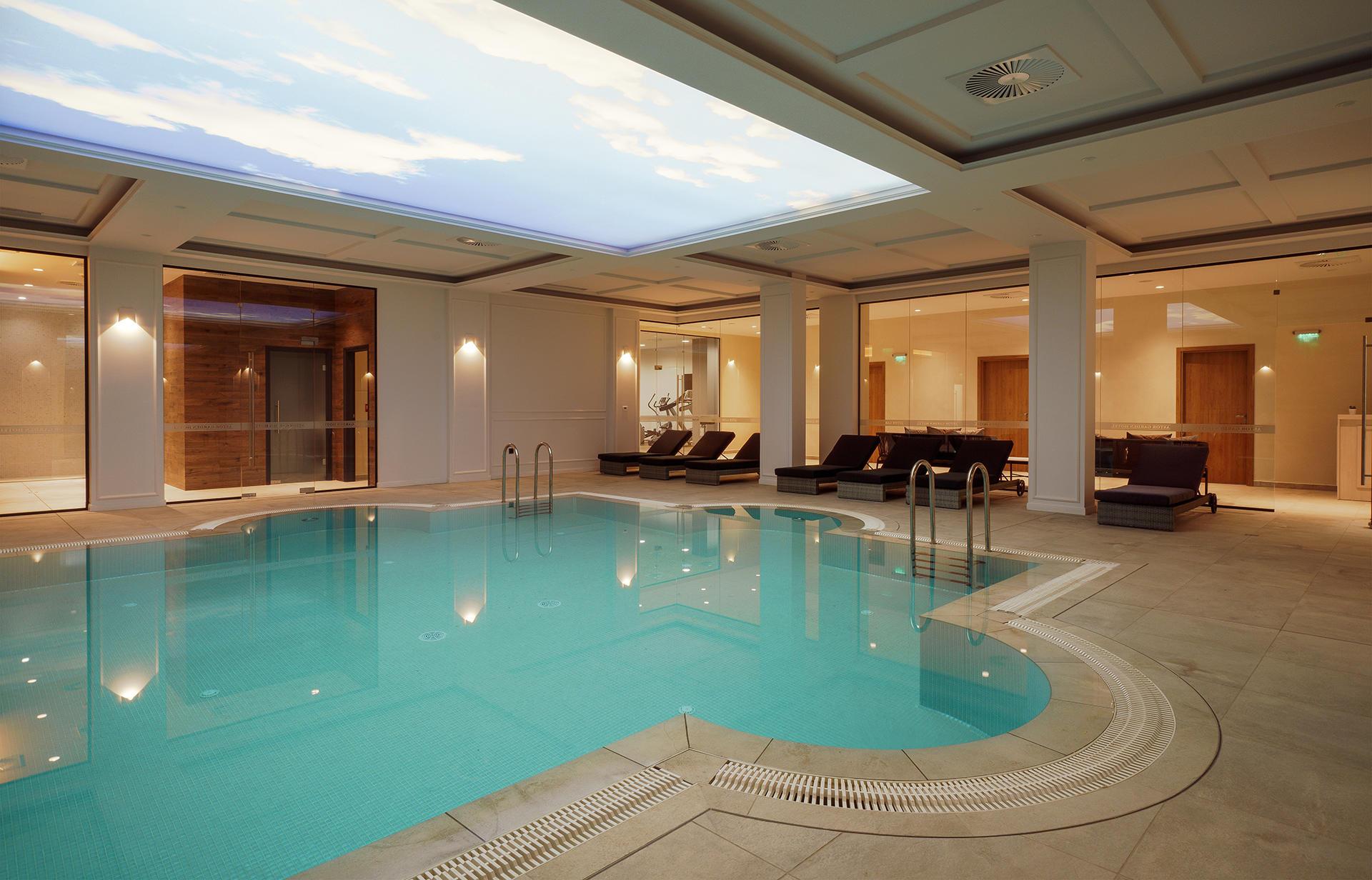 Astor Garden Hotel-Unutrasnji bazen.jpg