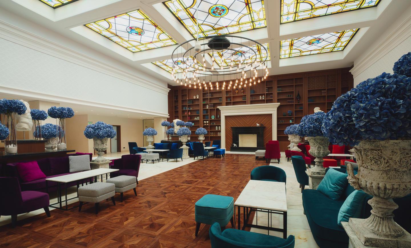 Hotel Astor Garden-Lobby.jpg