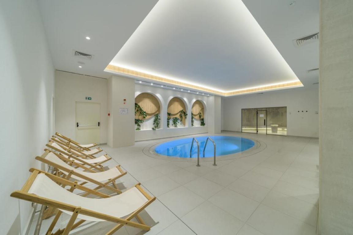 Aquahouse Hotel & Spa-Kontrast bazen.jpg