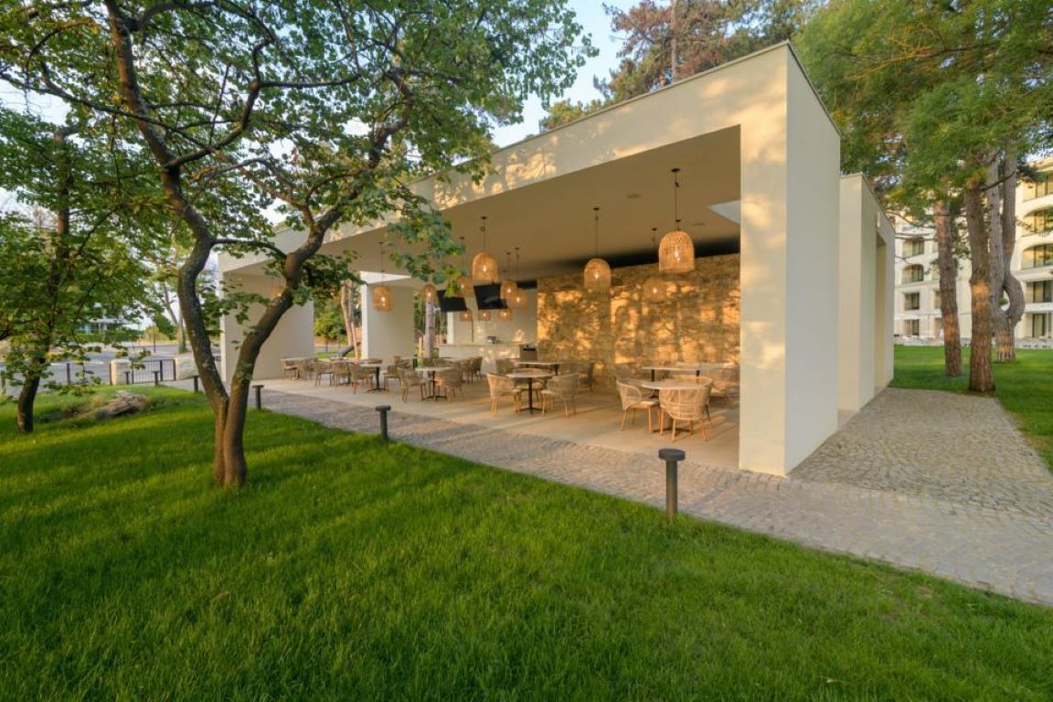 Aquahouse Hotel & Spa-Rostilj restoran.jpg