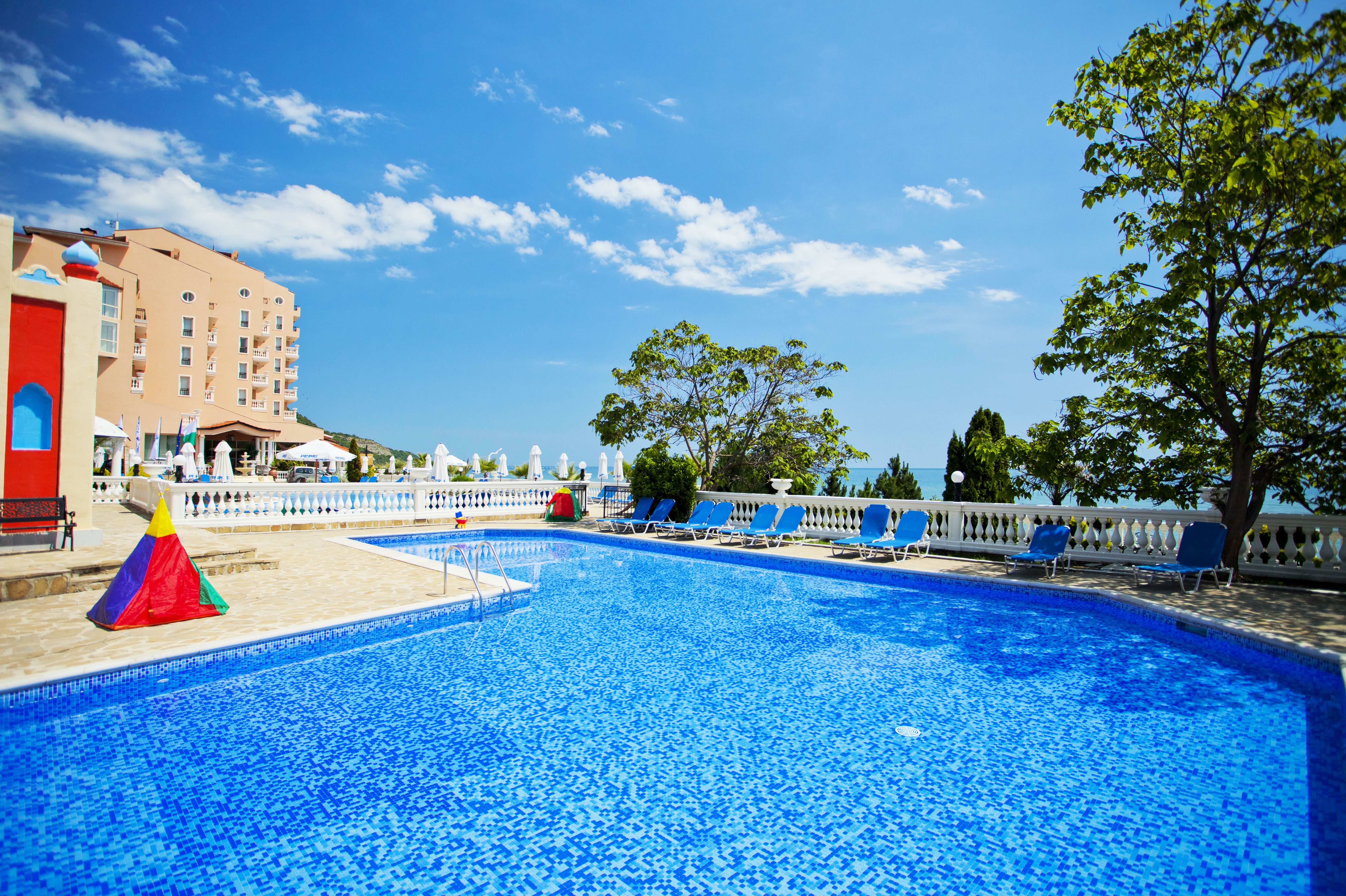 Royal Bay-Deciji bazen.jpg