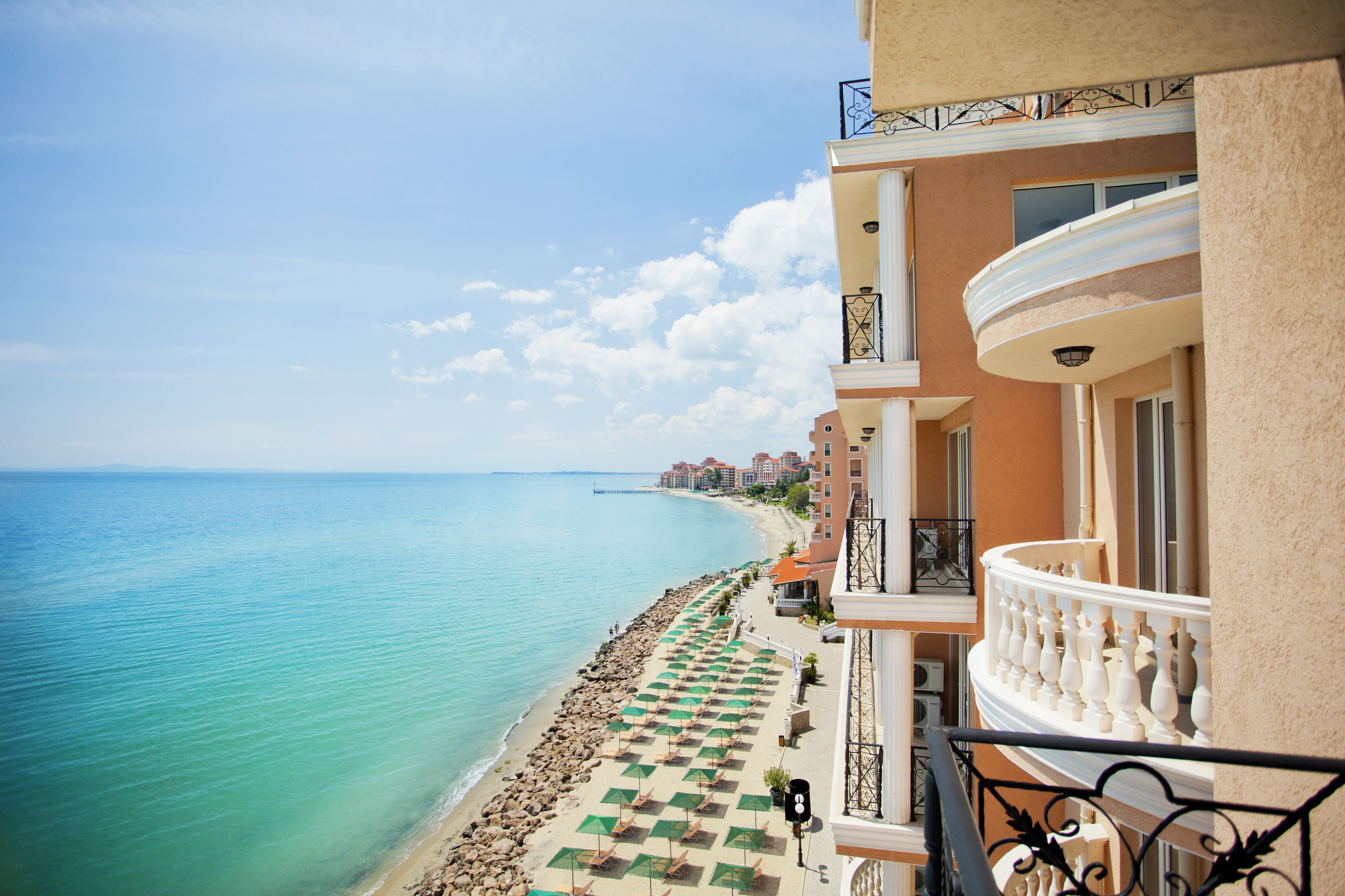 Royal Bay-Pogled na okolinu.jpg