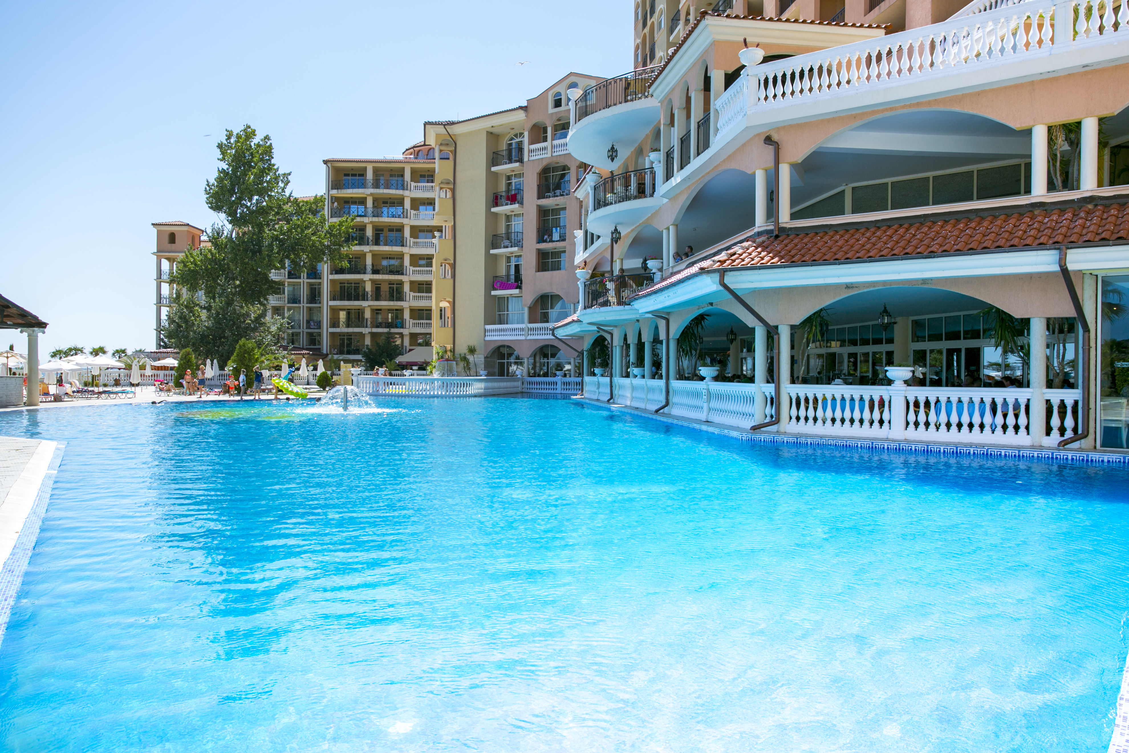 Royal Park Hotel-Bazen.jpg