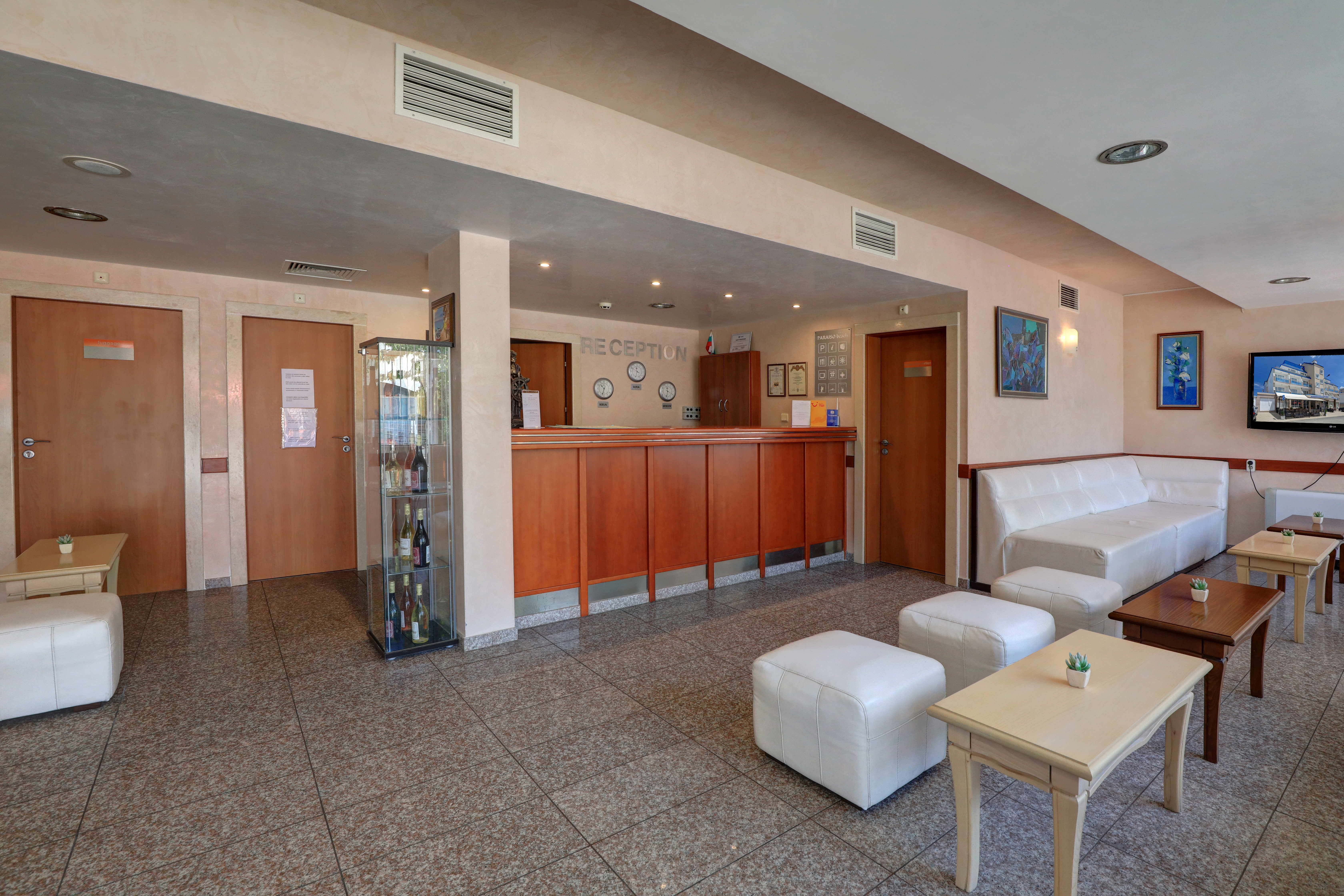 Paraiso Theopolis Hotel-Recepcija.jpg