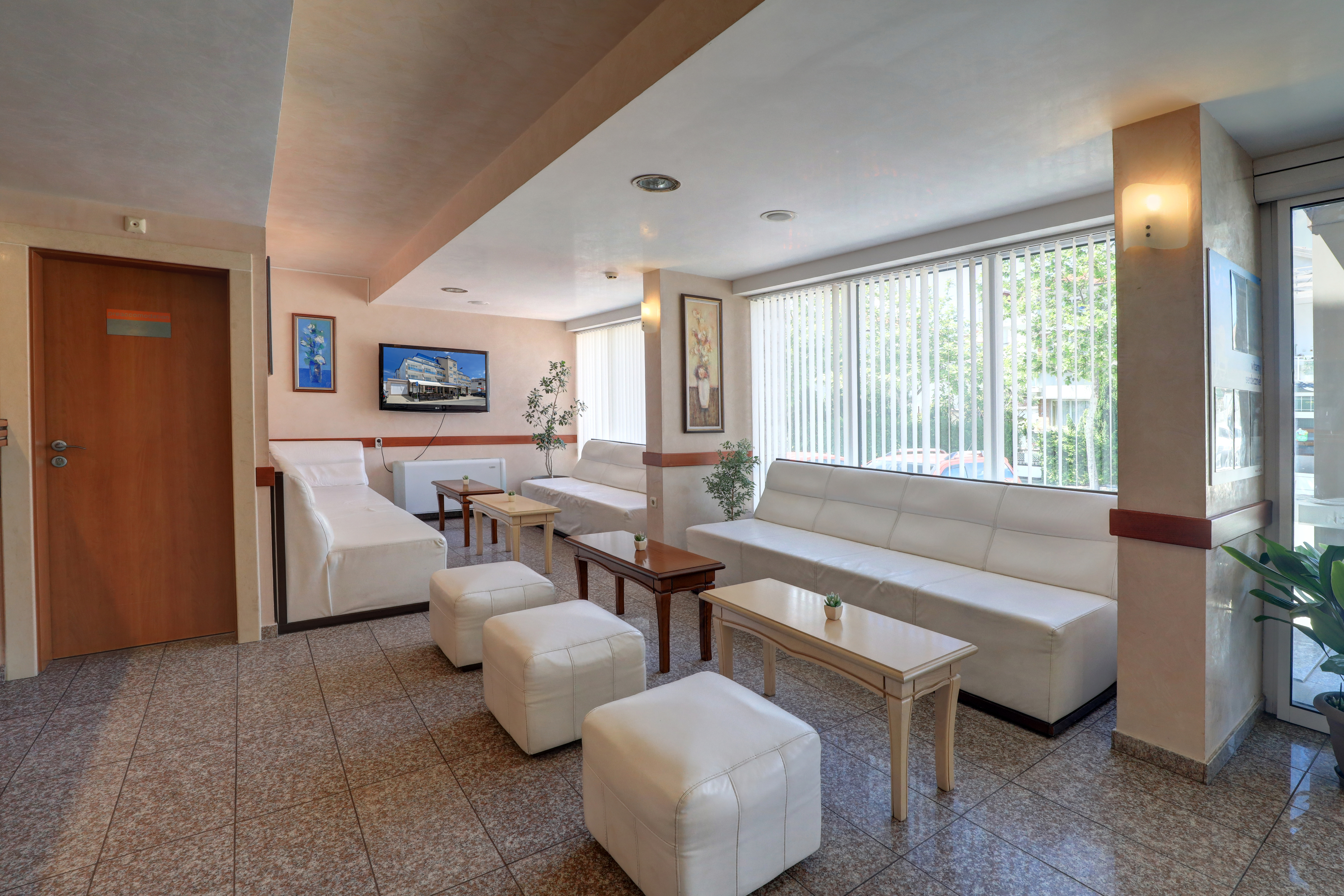 Paraiso Theopolis-Lobby.jpg