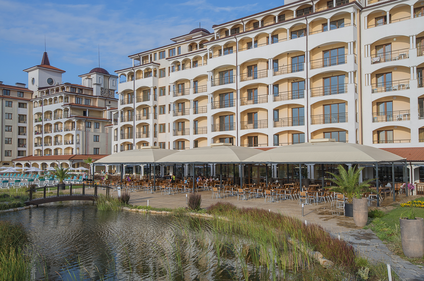 Sunrise All Suites Resort-Hotel spolja.jpg