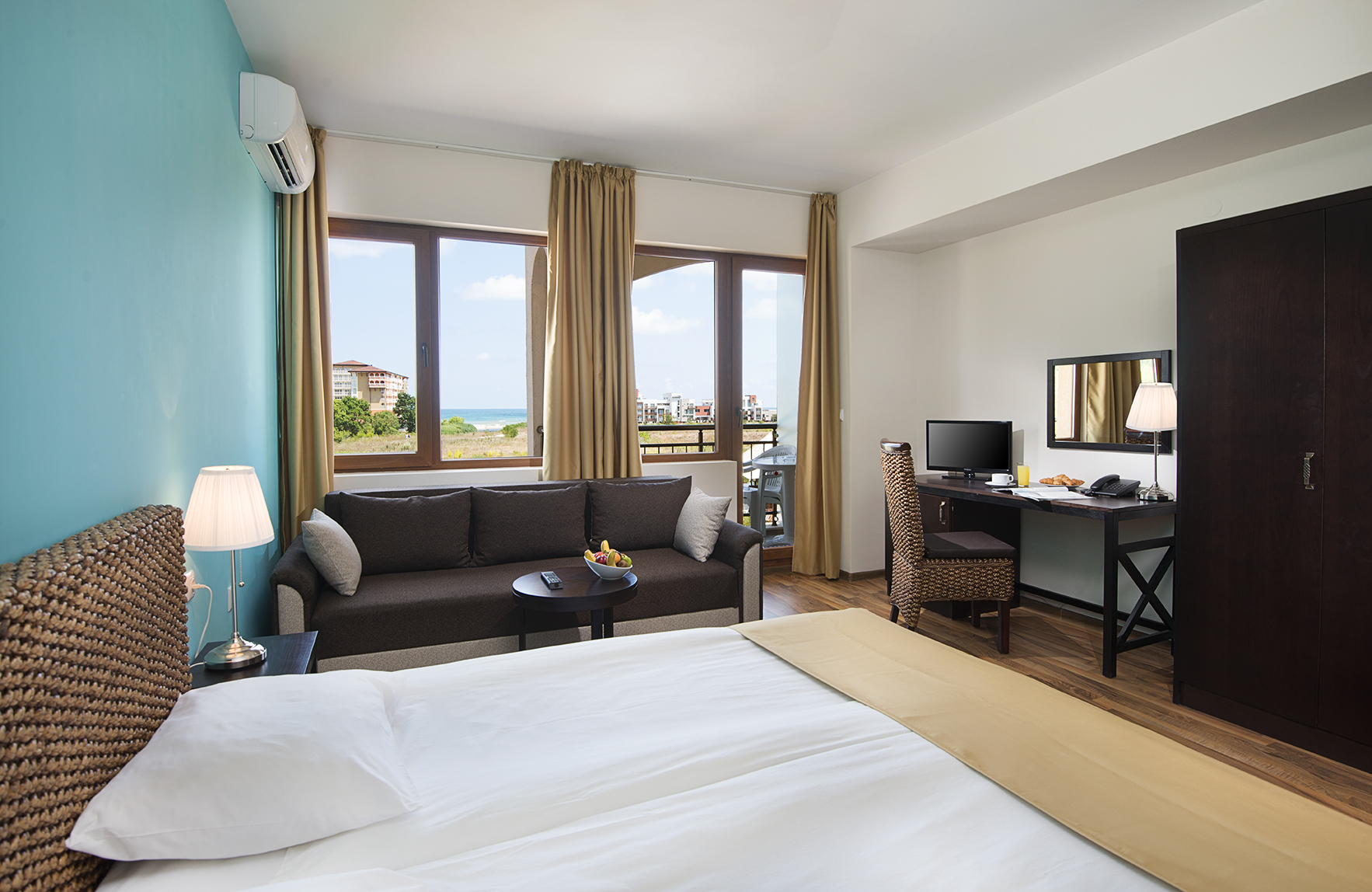 Sunrise All Suites Resort-Standardna soba.jpg