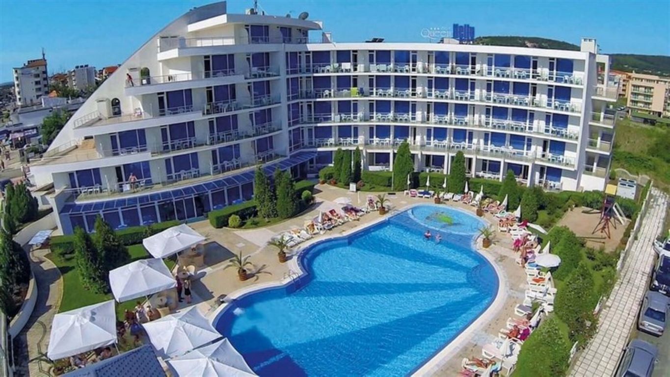 Queen Nelly Hotel-Kompleks hotela.jpg