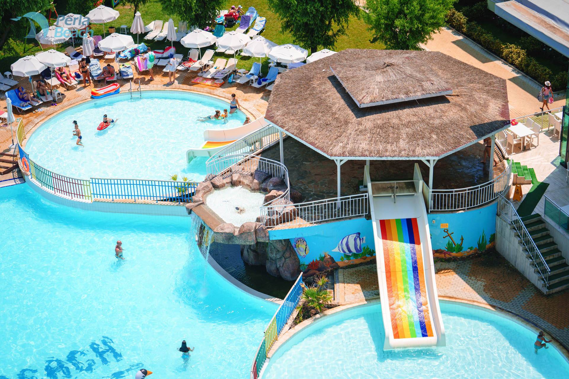 Hotel Perla Beach-Bazeni.jpg