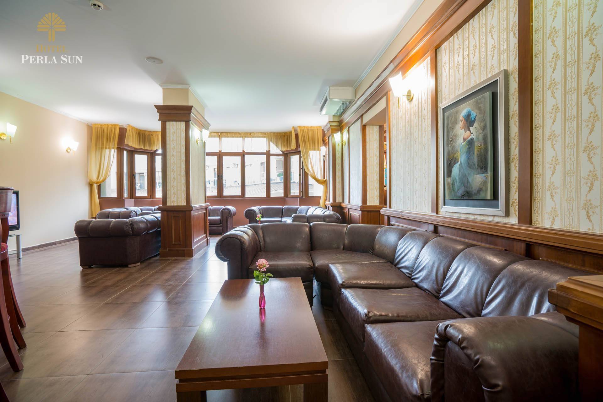 Perla Sun-Lobby.jpg