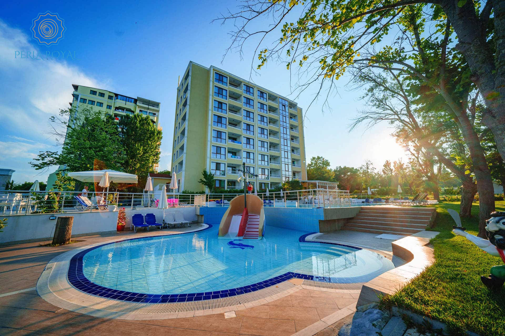 Hotel Perla Royal-Hotel spolja.jpg