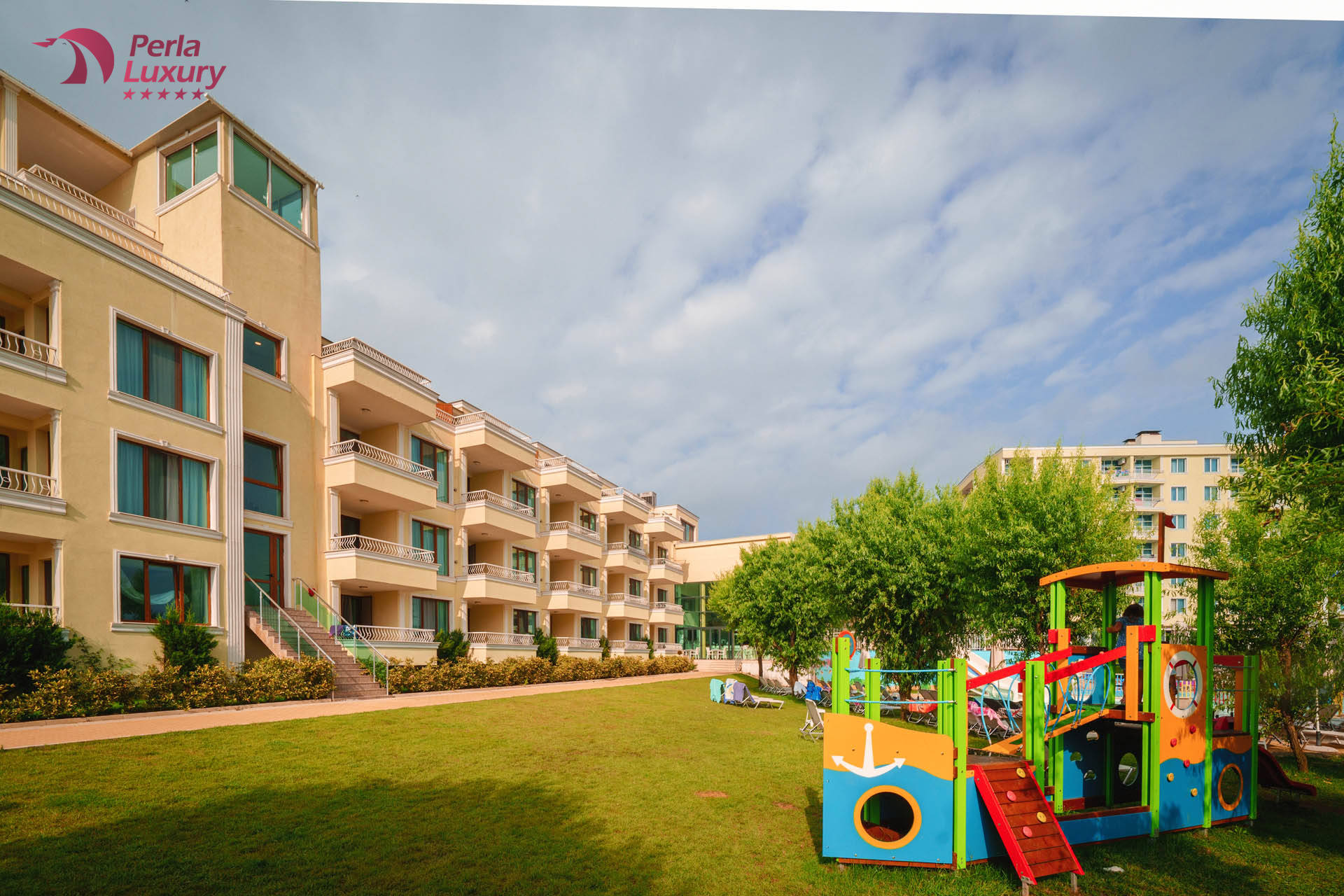 Perla Beach Luxury-Zgrada hotela.jpg