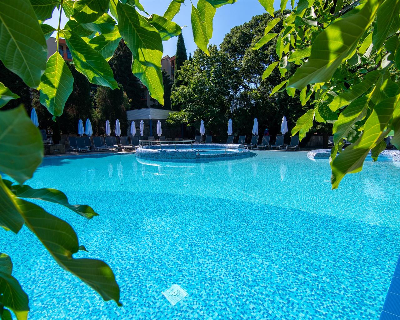 Hotel Exelsior GS-Bazen.jpg