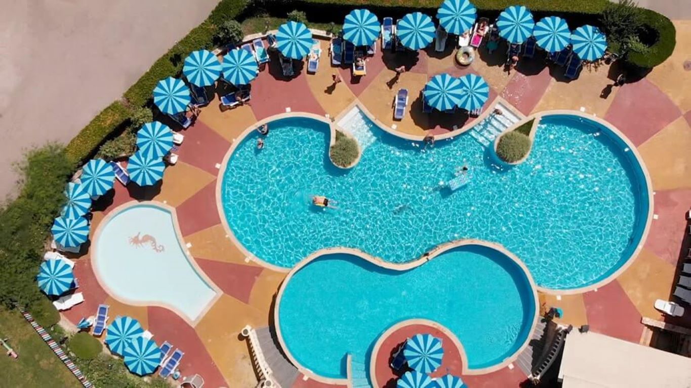 Hotel Havana-Bazen.jpg