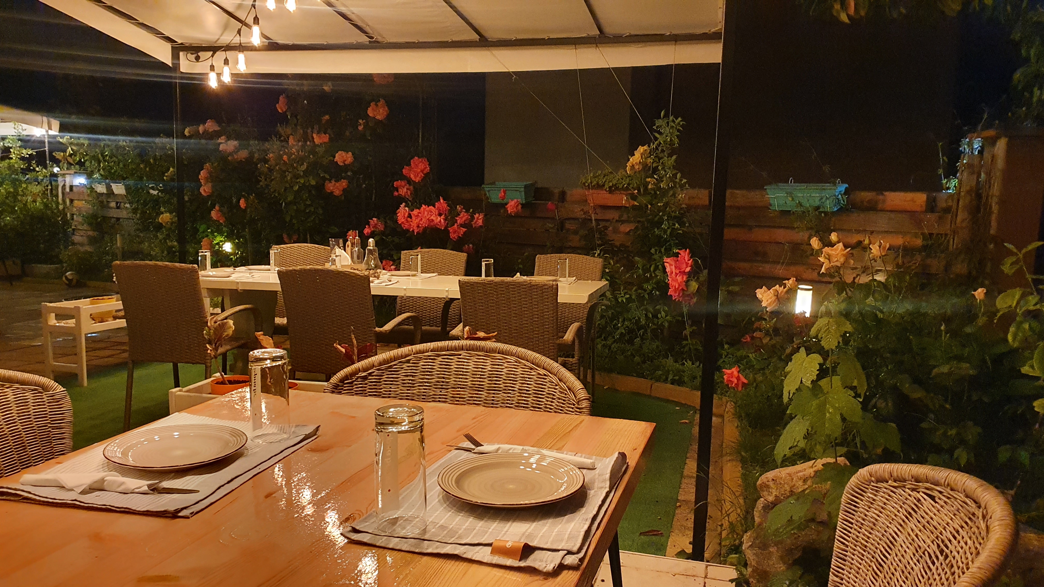 Hotel Saga-Terasa restorana.jpg