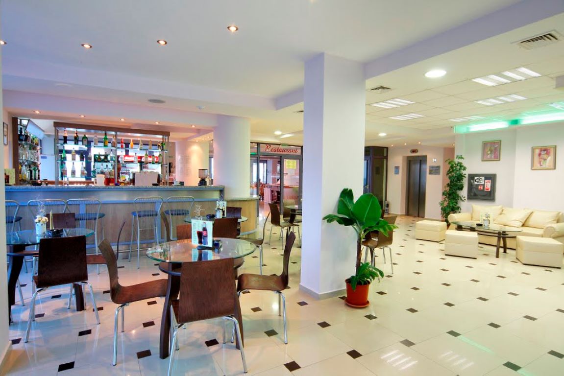 Hotel Biju-Lobby bar.jpg