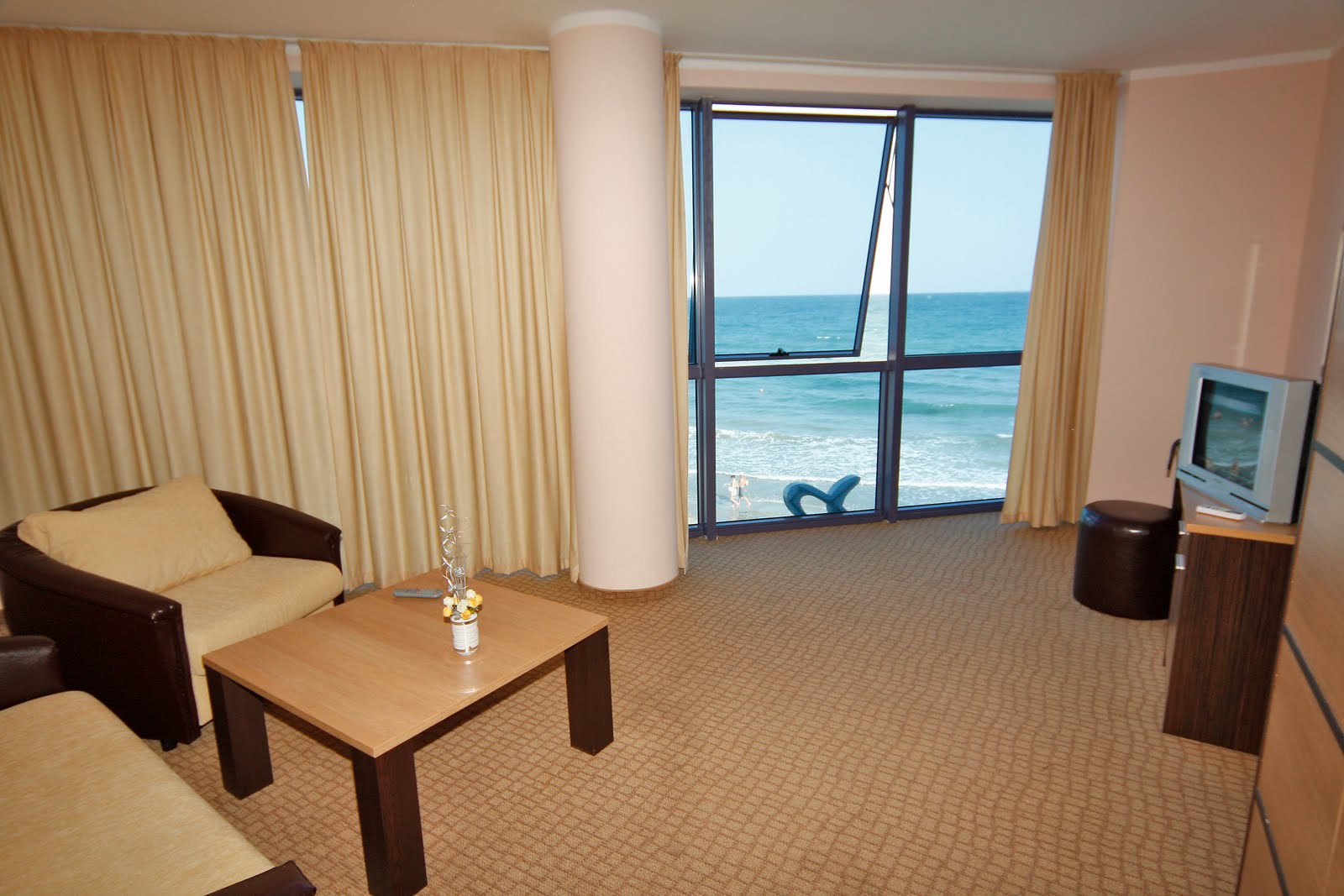 Hotel Biju-Studio.jpg