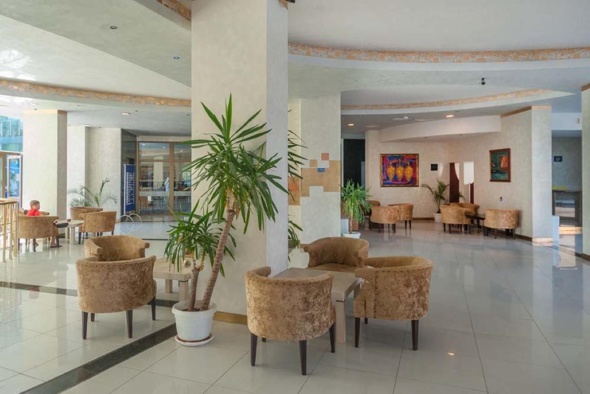 Hotel Primorsko Del Sol-Lobby.jpg
