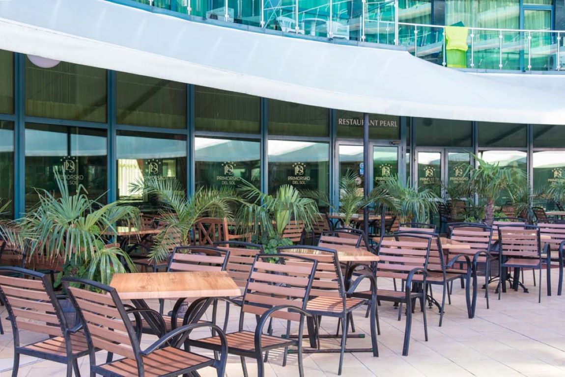 Primorsko Del Sol Hotel-Terasa restorana.jpg