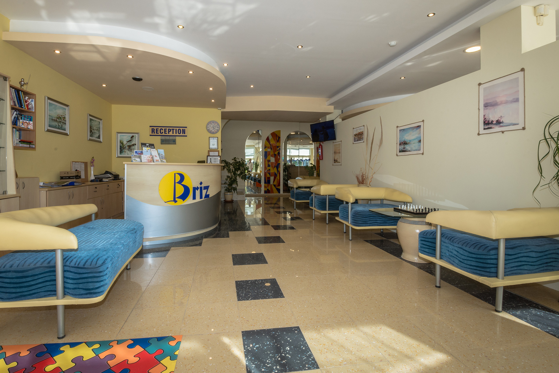 Briz Hotel-Recepcija.jpg