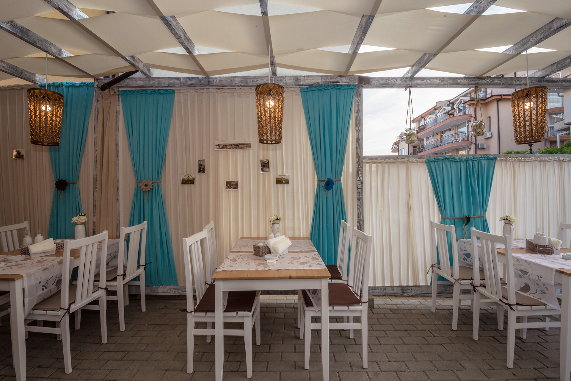 Briz Hotel-Terasa restorana.jpg