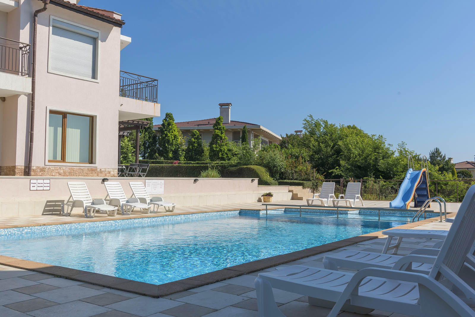 Hotel Sunrise Apartments Sozopol-Bazen.jpg
