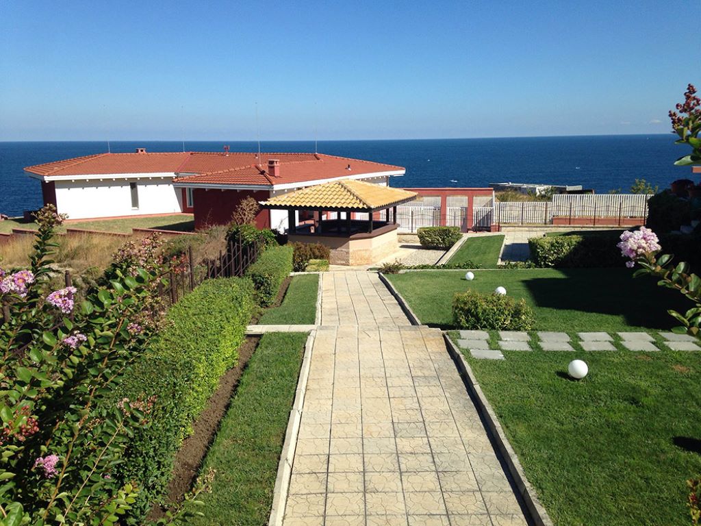 Hotel Sunrise Sozopol Apartments-Prilaz hotelu.jpg