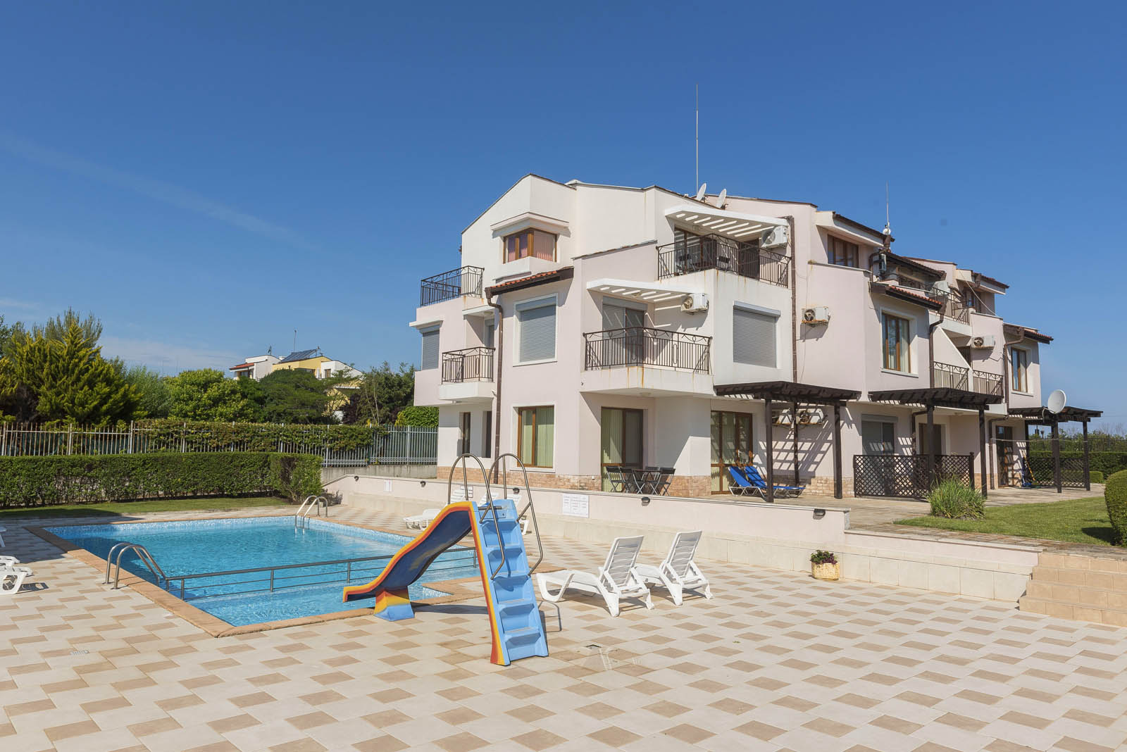Sunrise Apartments Sozopol Hotel-Deciji bazen.jpg