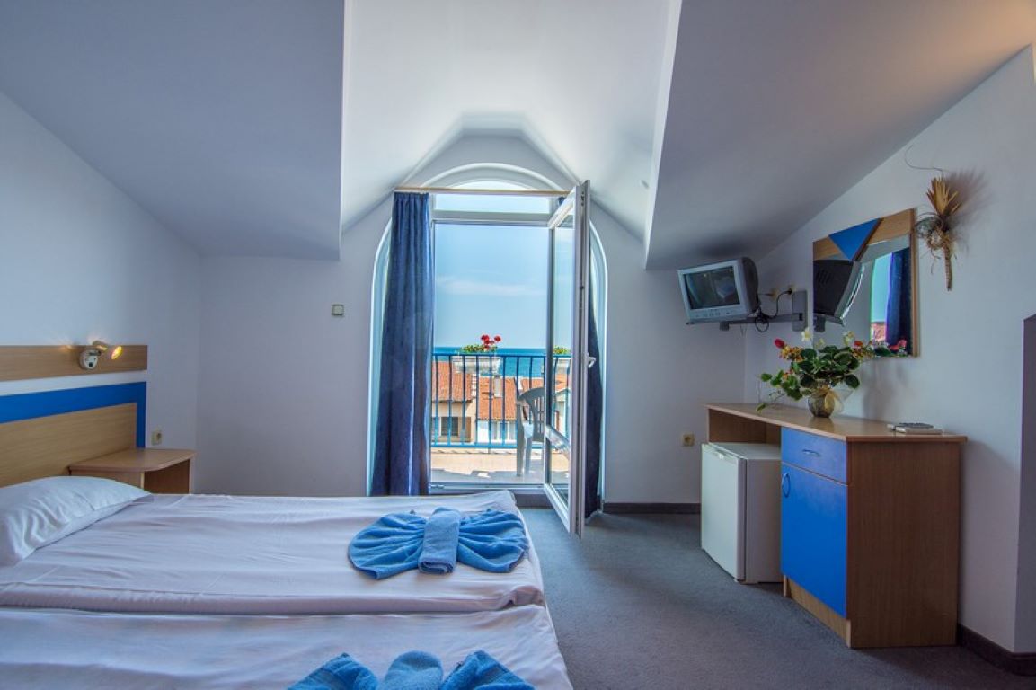 Elvira hotel soba dvokrevetna.jpg