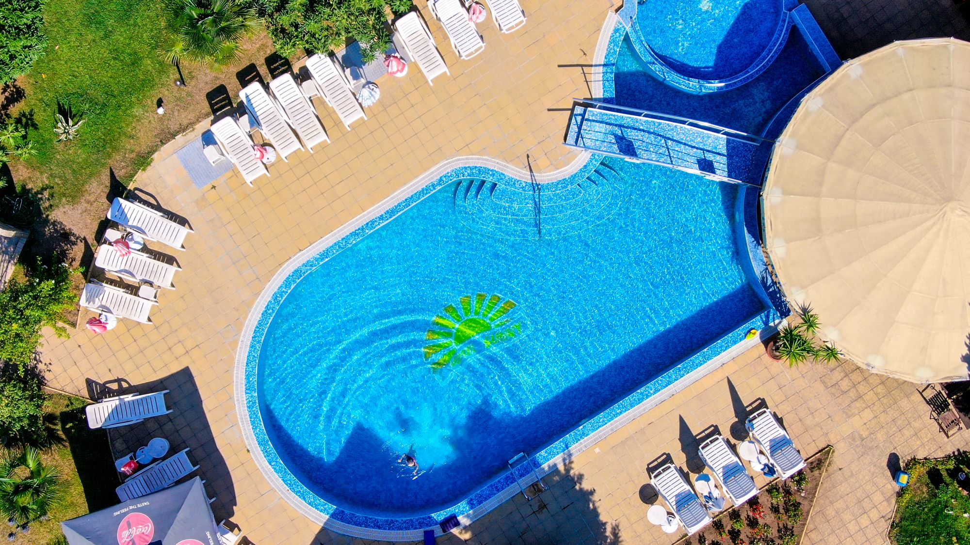 Sunny Sozopol Hotel-Kompleks bazena.jpg