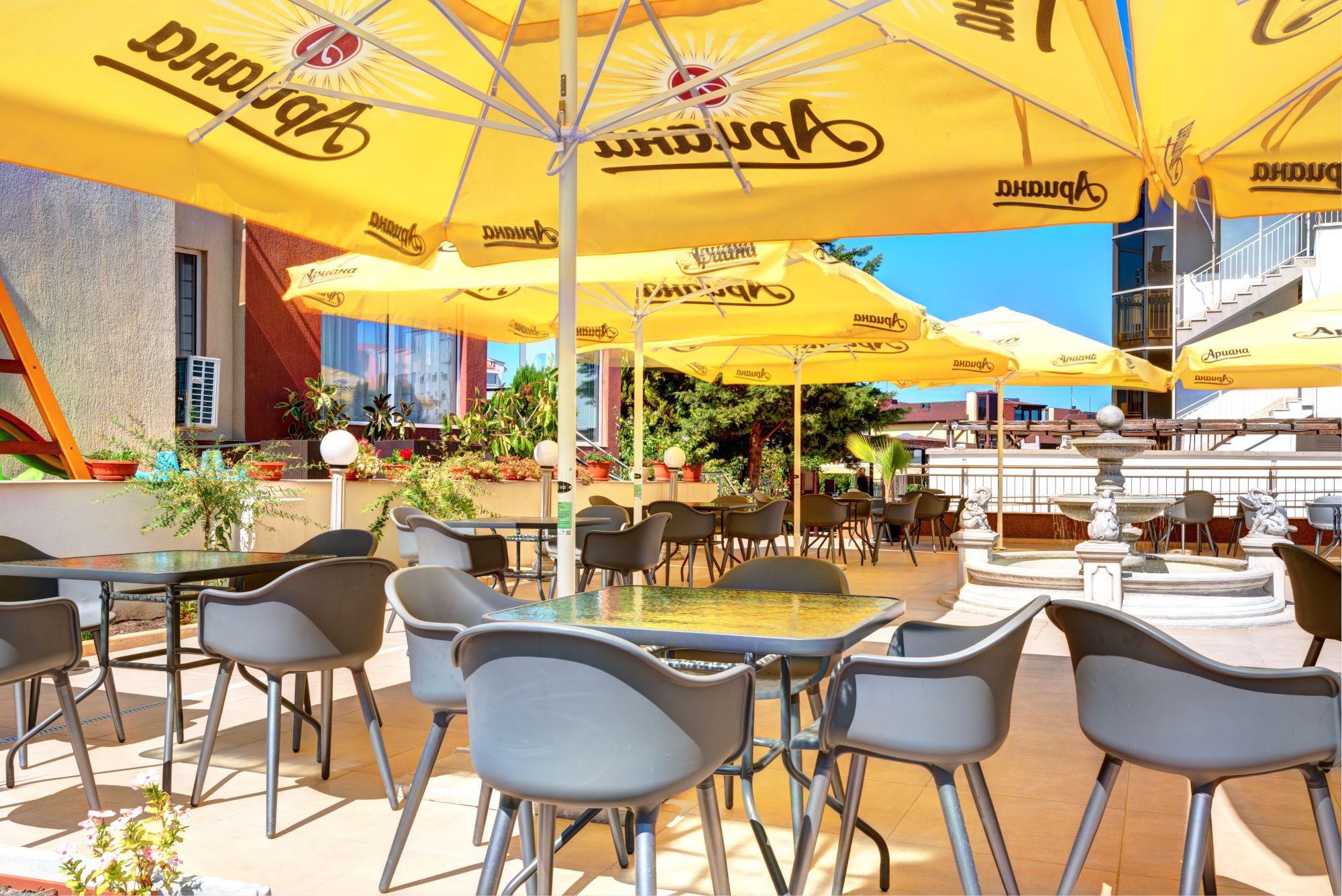 Sunny Sozopol-Terasa restorana.jpg