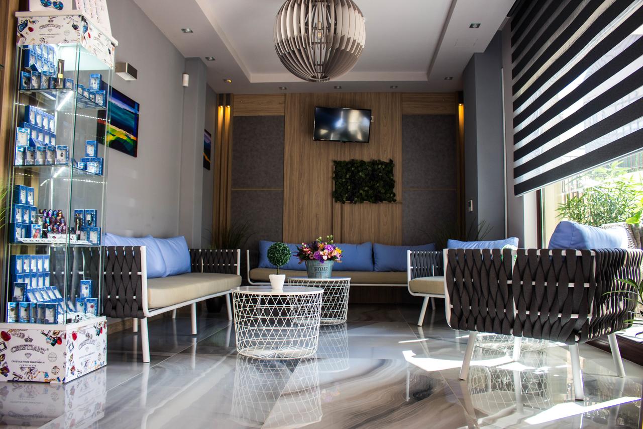 Cristiani Hotel-Lobby.jpg