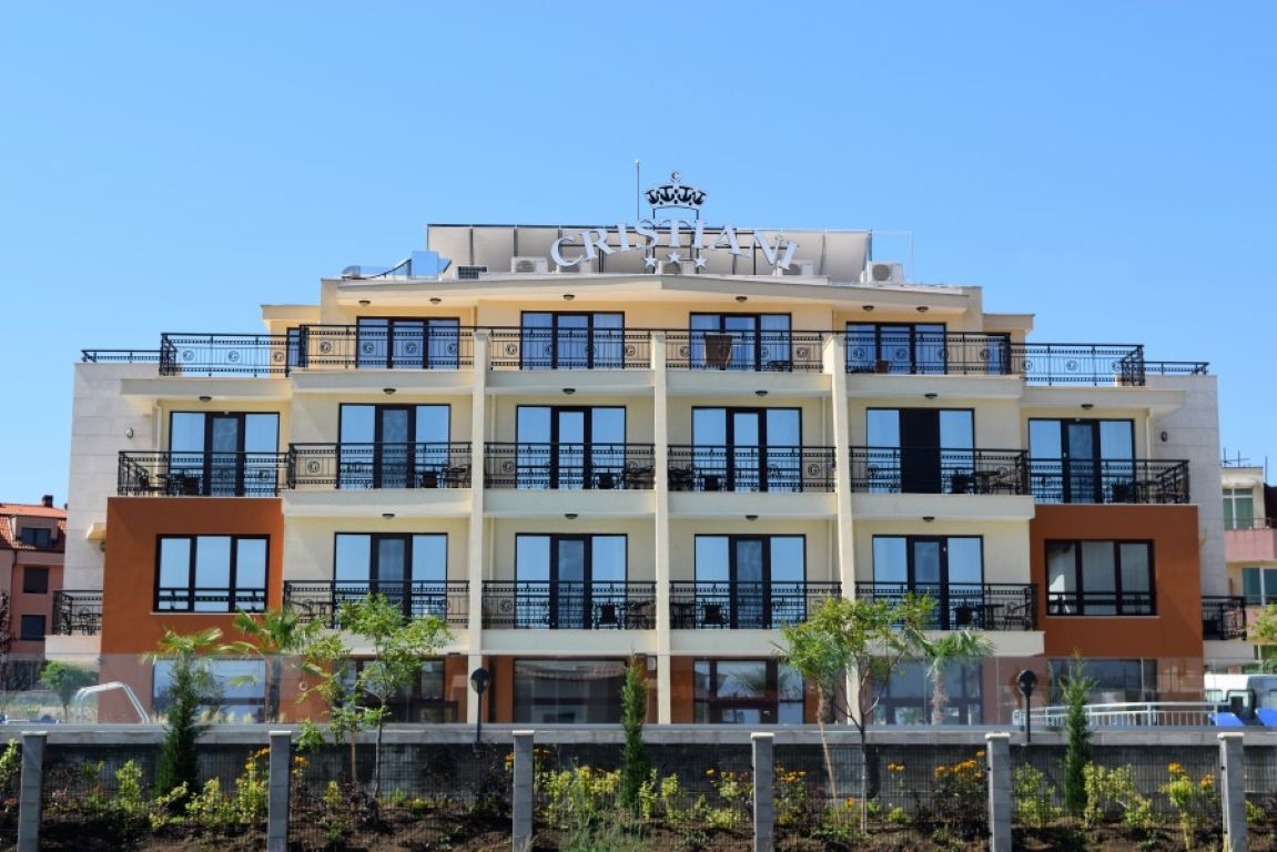 Hotel Cristiani-Spoljni izgled.jpg