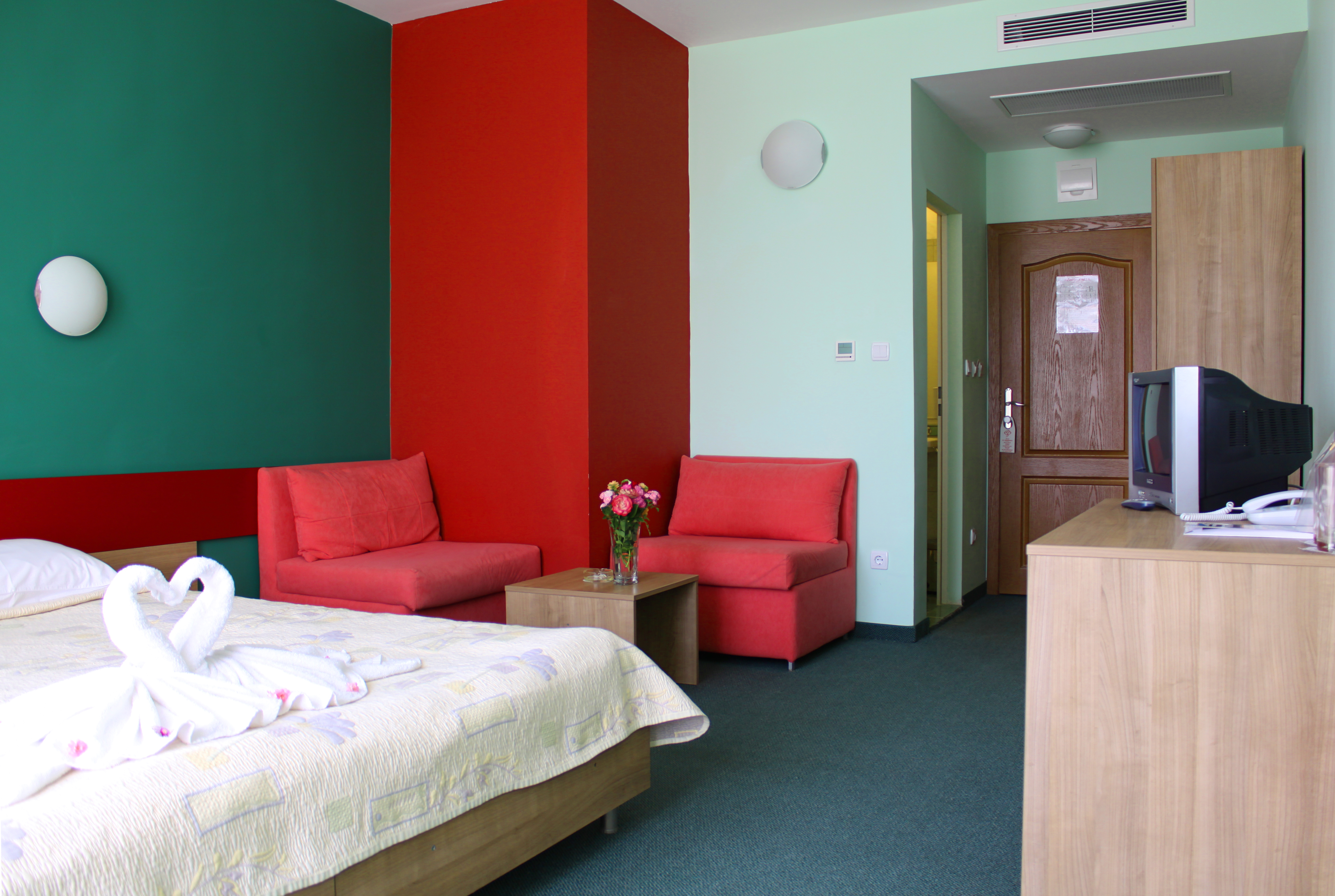 Hotel Kiparisite-Standardna soba.JPG