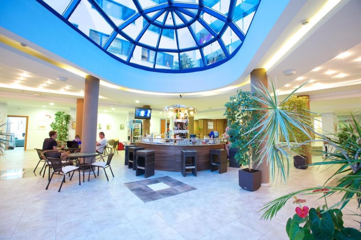 Dunav hotel lobby bar.jpg