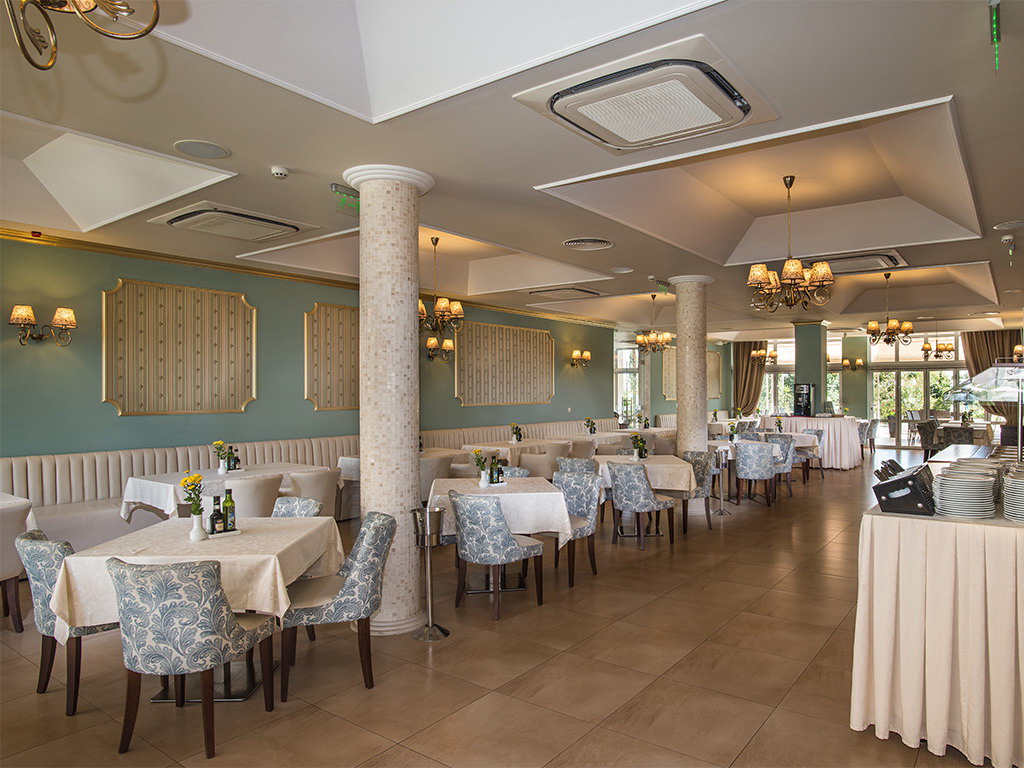 Miramar Hotel-Restoran.jpg