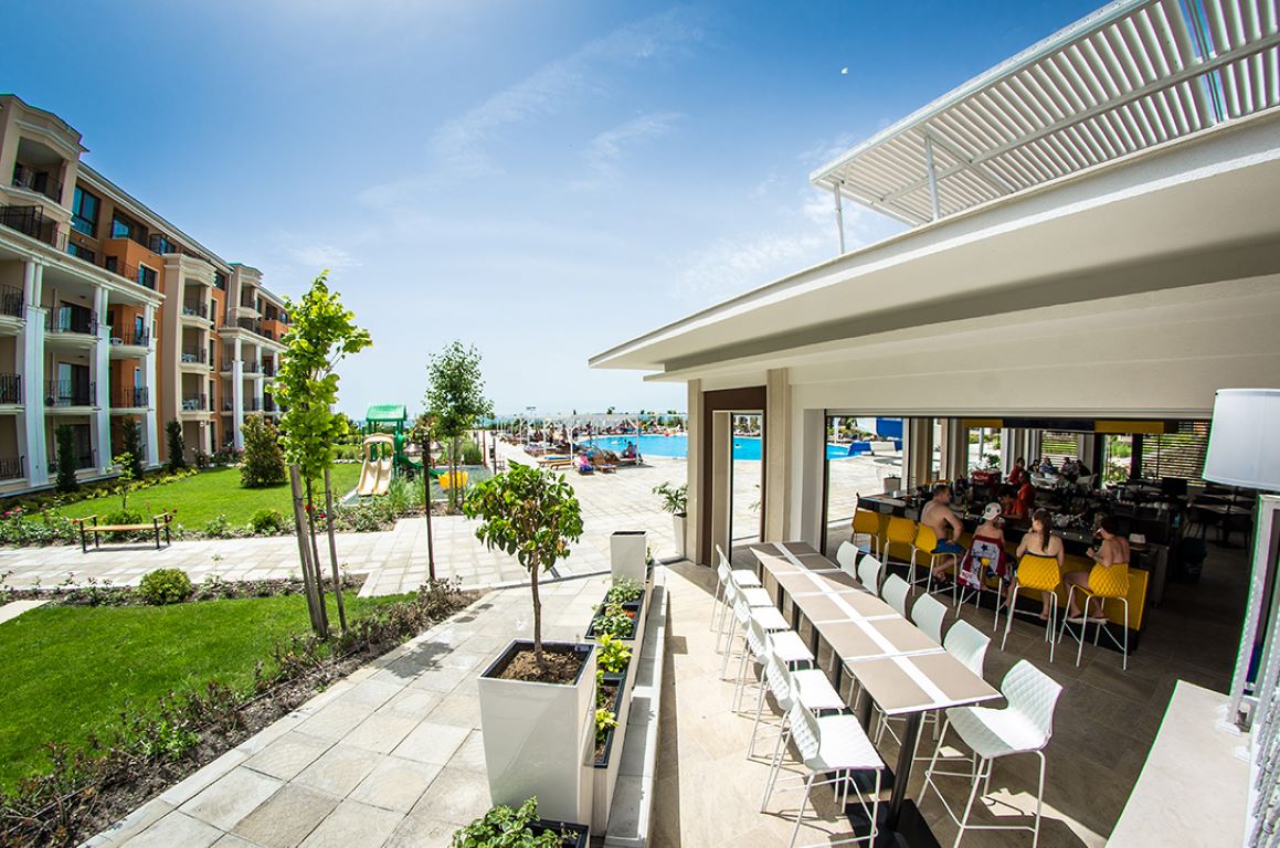 Hotel Premier Fort Beach Apart-Snek bar.jpg