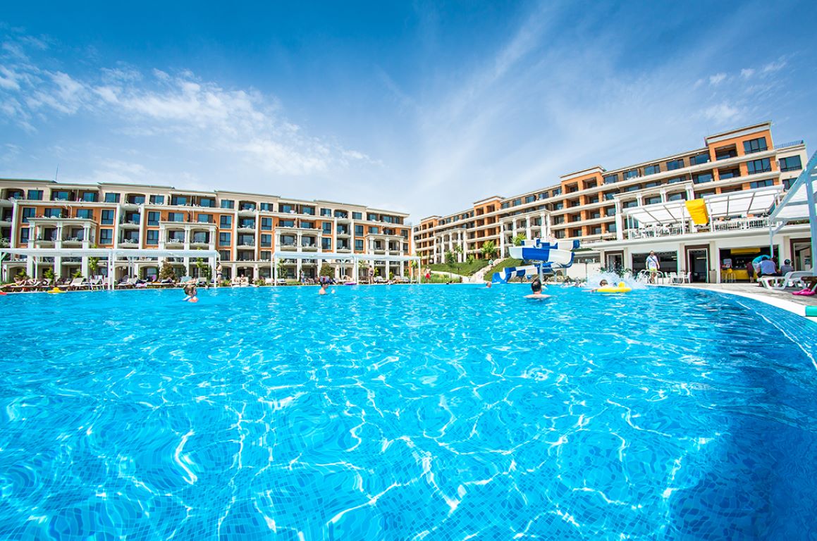 Premier Fort Beach Apart-Bazen.jpg