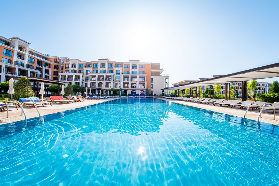 Premier Fort Beach Apart Hotel-Bazen.jpg