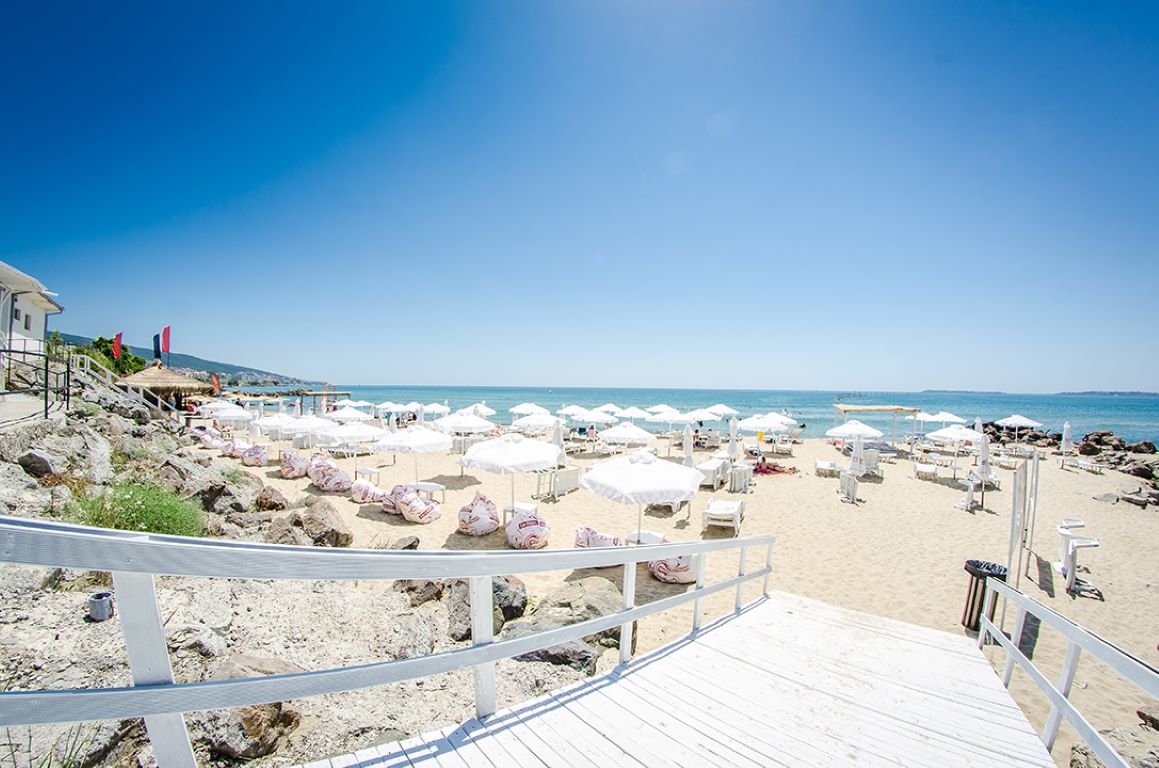 Premier Fort Beach Apart-Plaza.jpg